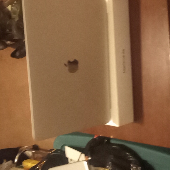 2020 Apple MacBook w/M1 Chip + Vintage Nintendo 64 Game Console w/ Controller - Picture 3 of 4